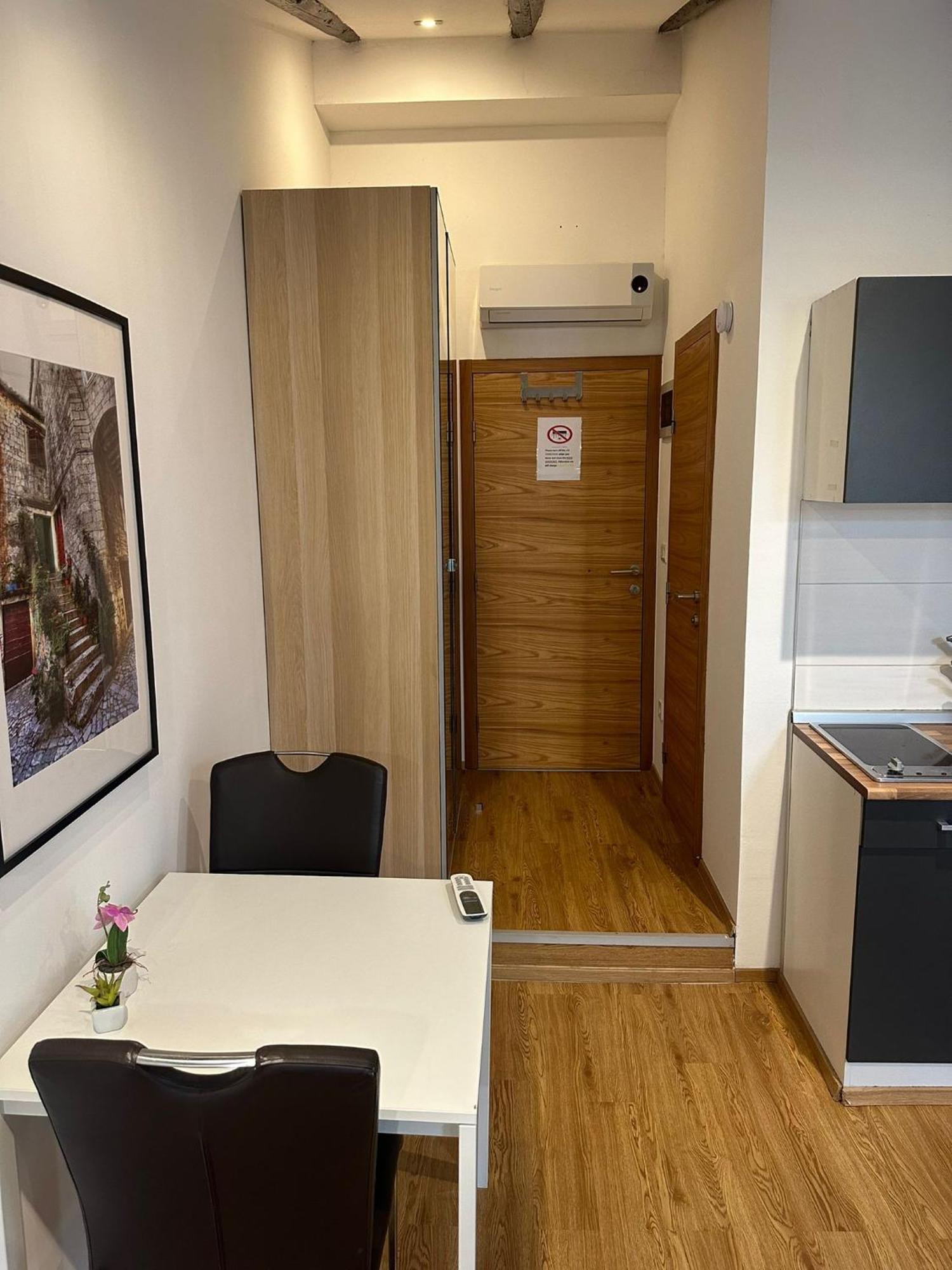 Apartment In The Heart Of Pula Exterior photo