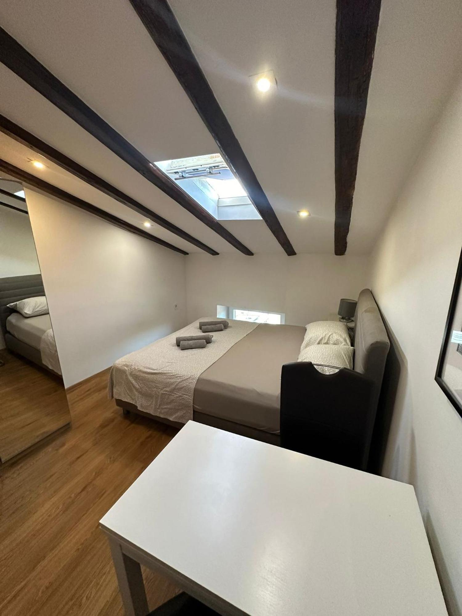 Apartment In The Heart Of Pula Exterior photo